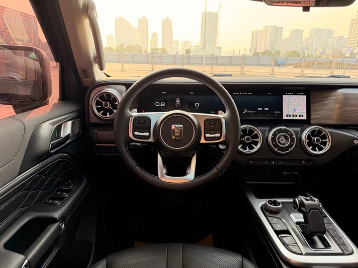 Фото 8 - Tank 300