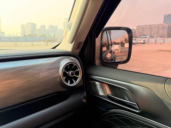 Фото 9 - Tank 300