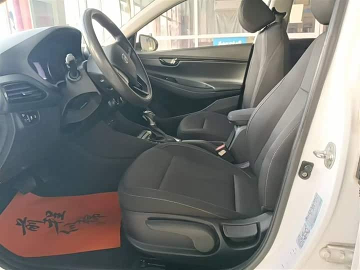 Фото 4 - Hyundai Celesta