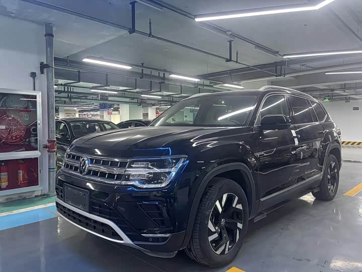 Photo 1 - Volkswagen Teramont Pro