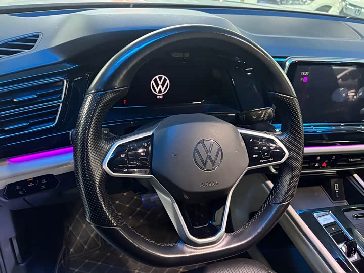 Photo 6 - Volkswagen Teramont Pro