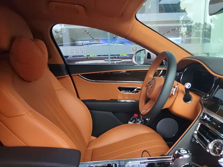 Фото 3 - Bentley Flying Spur