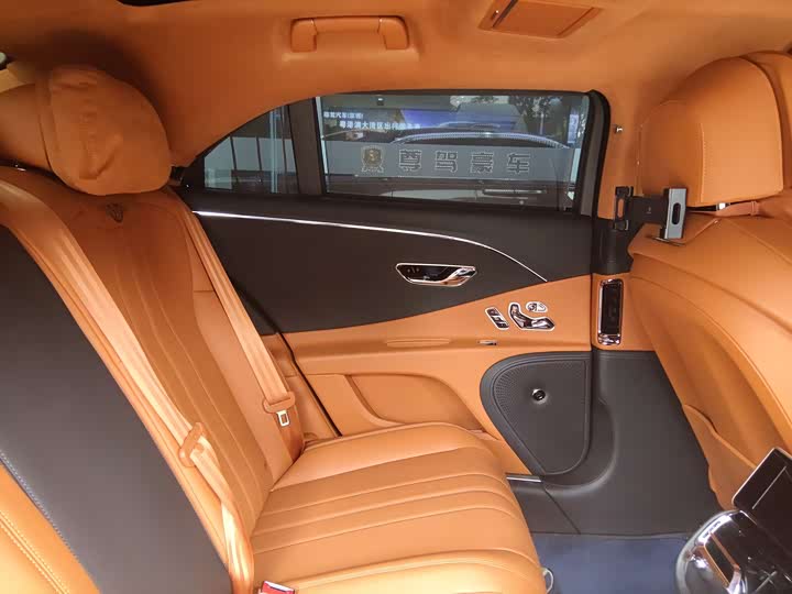 Фото 4 - Bentley Flying Spur