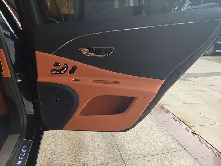 Фото 6 - Bentley Flying Spur