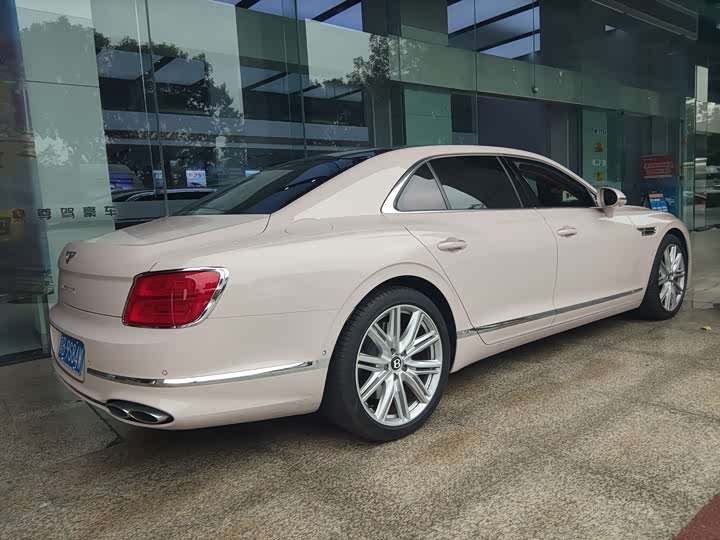 Фото 8 - Bentley Flying Spur