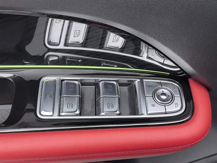 Фото 9 - Hongqi HS3