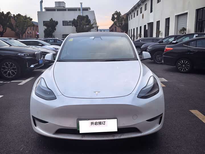 Photo 1 - Tesla Model Y