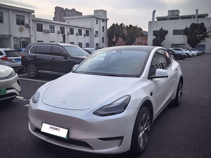 Photo 2 - Tesla Model Y