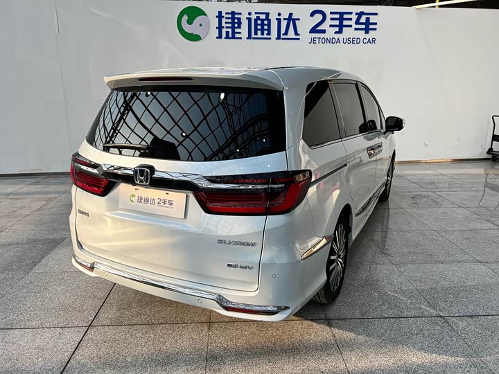 Фото 2 - Honda Elysion