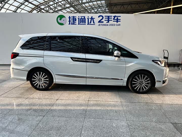 Фото 3 - Honda Elysion