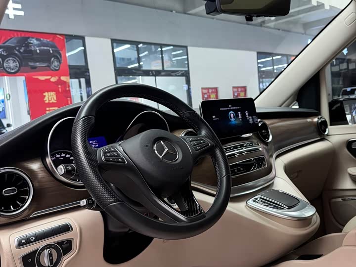 Mercedes-Benz V-Class 2022 2022款 V 260 L 长轴距尊贵版