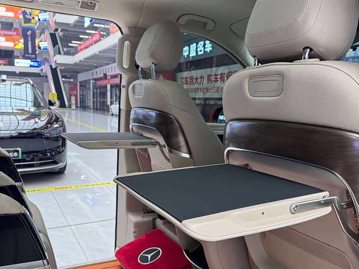 Mercedes-Benz V-Class 2022 2022款 V 260 L 长轴距尊贵版