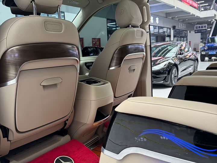 Mercedes-Benz V-Class 2022 2022款 V 260 L 长轴距尊贵版