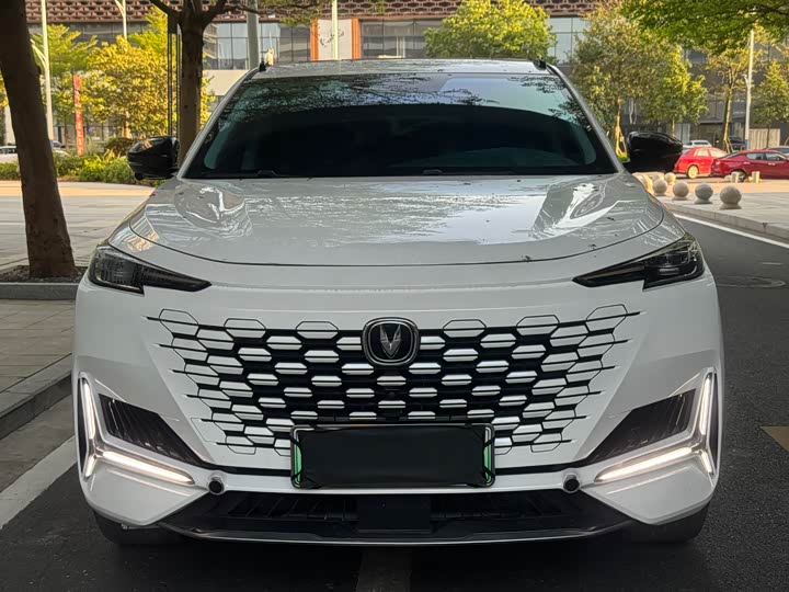 Фото 2 - Changan UNI-K Hybrid