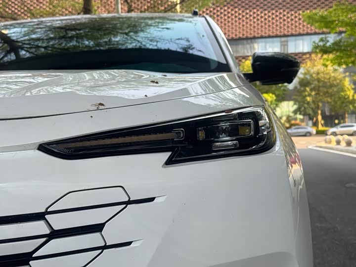 Фото 4 - Changan UNI-K Hybrid