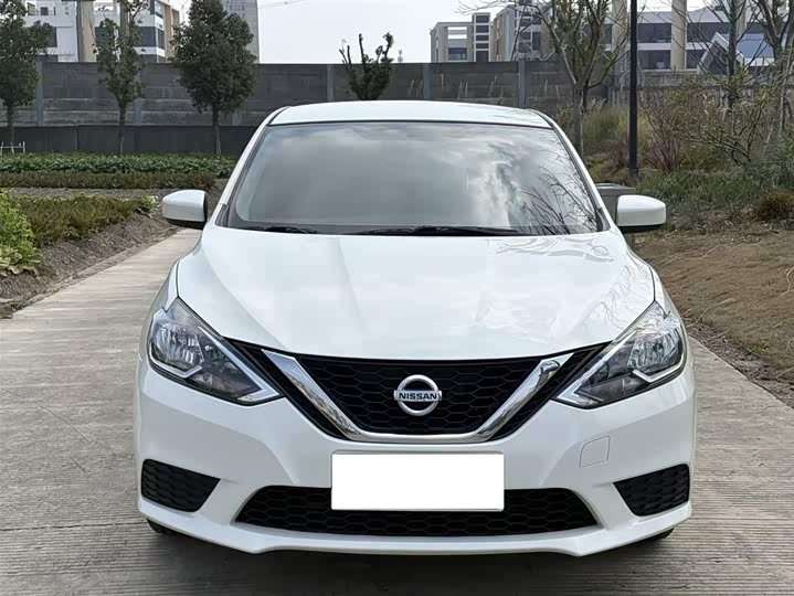 Фото 2 - Nissan Sylphy
