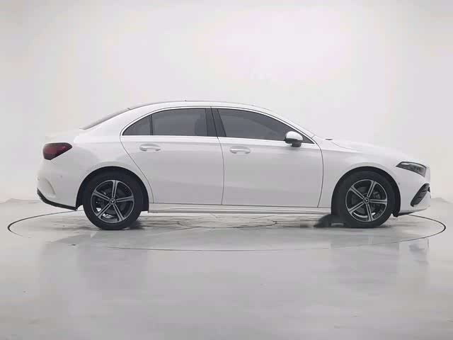 Фото 8 - Mercedes-Benz A-Class