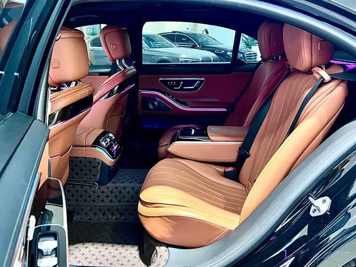 Photo 9 - Mercedes-Benz S-Class