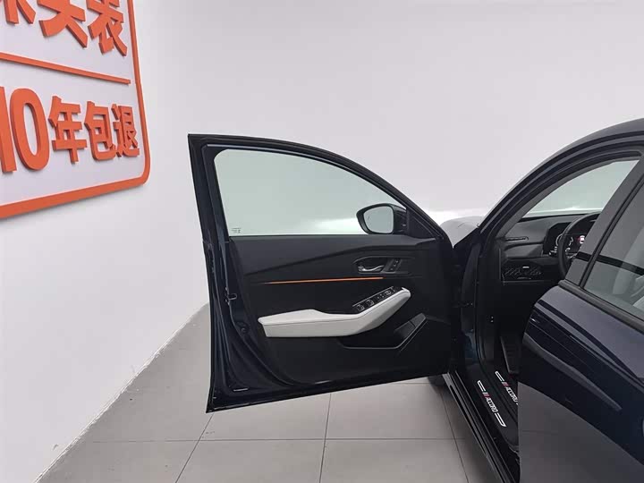 Фото 8 - Honda Accord Hybrid