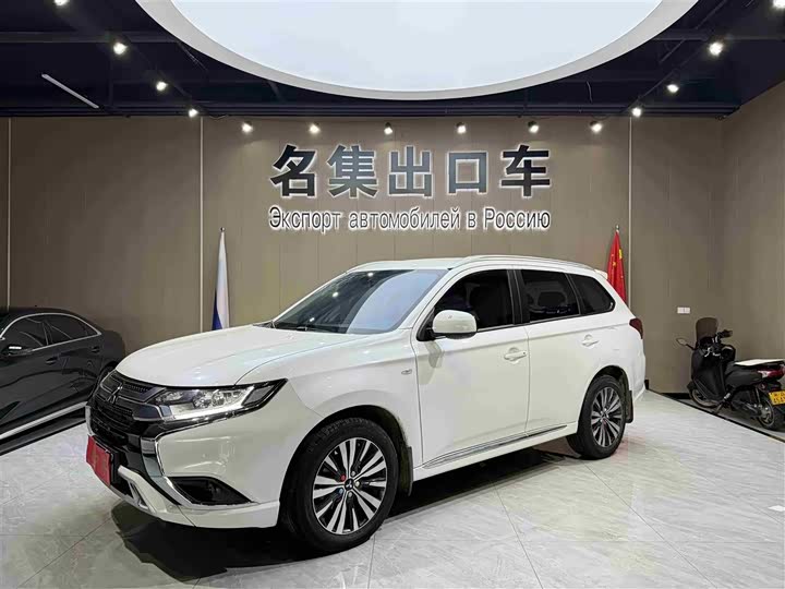 Фото 1 - Mitsubishi Outlander