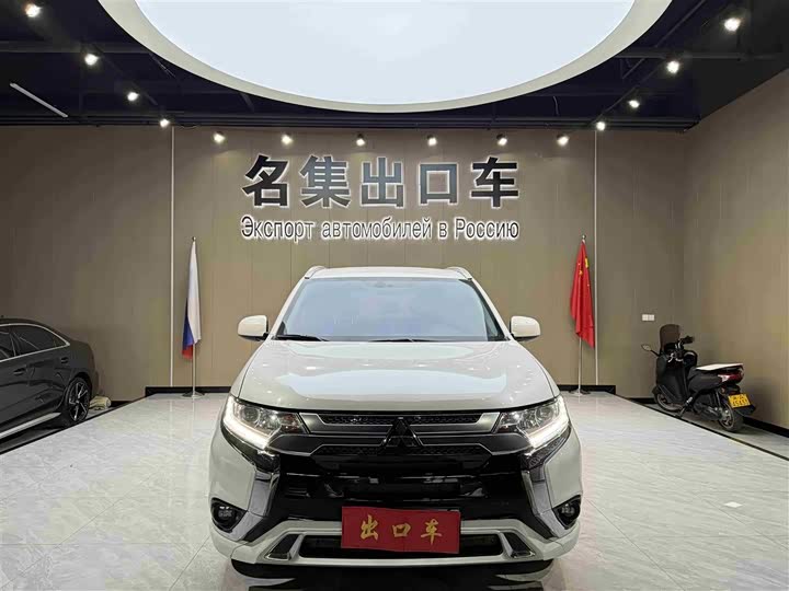 Фото 2 - Mitsubishi Outlander