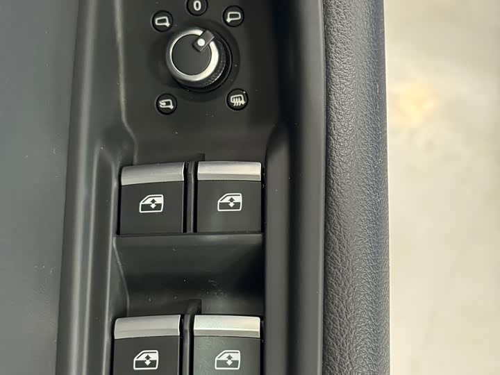 Фото 6 - Audi A4