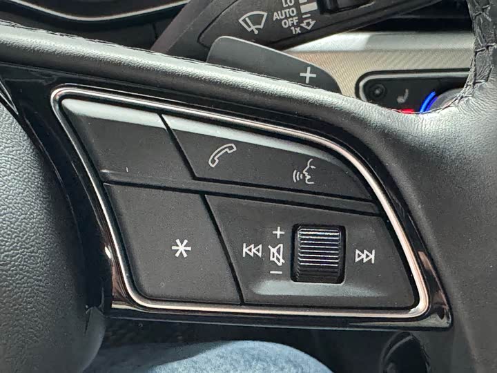 Фото 9 - Audi A4