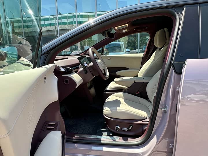 Фото 3 - Zeekr X