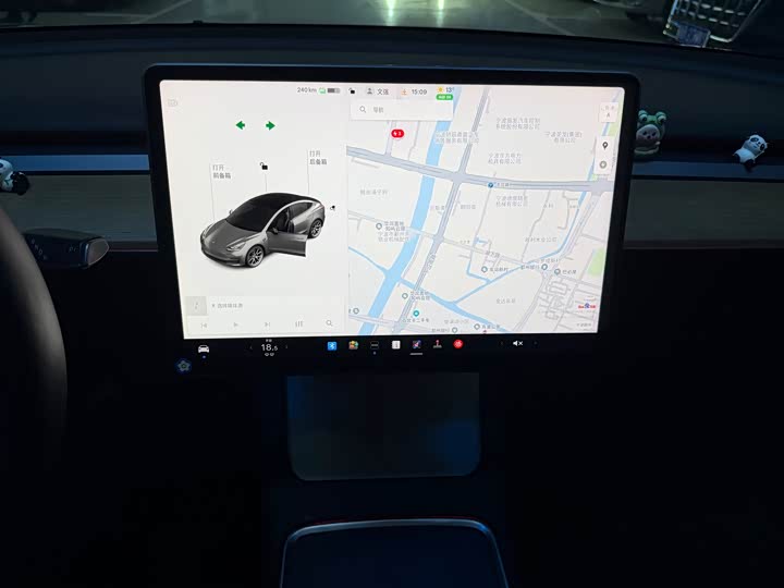 Фото 8 - Tesla Model 3