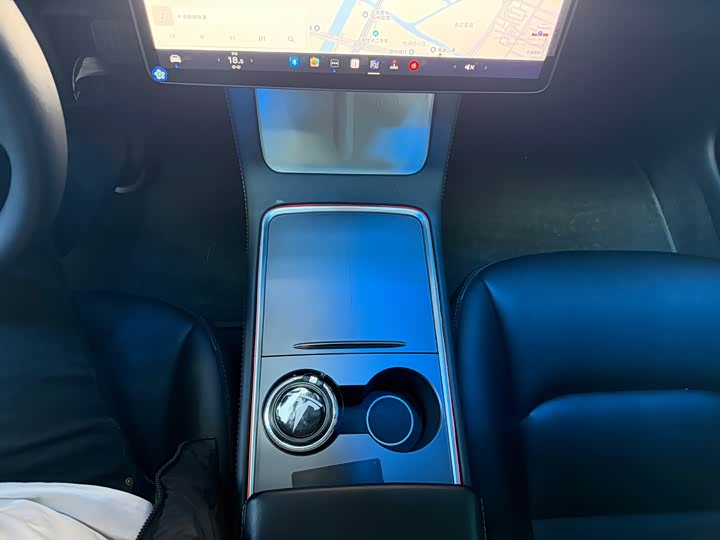 Фото 9 - Tesla Model 3