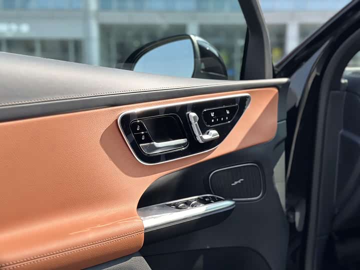 Фото 8 - Mercedes-Benz GLC-Class