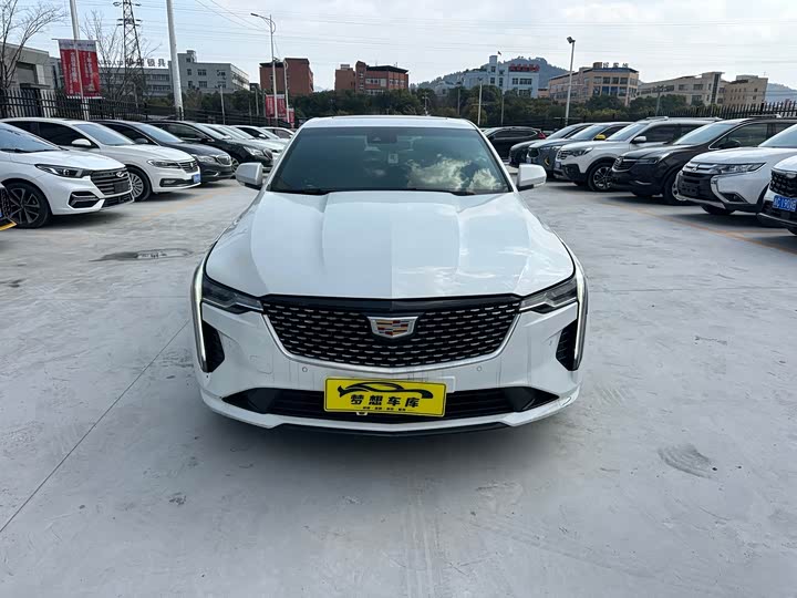 Фото 2 - Cadillac CT4