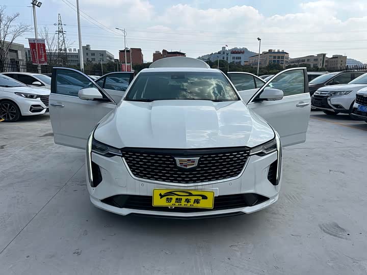 Фото 8 - Cadillac CT4