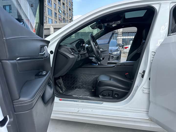 Фото 9 - Cadillac CT4