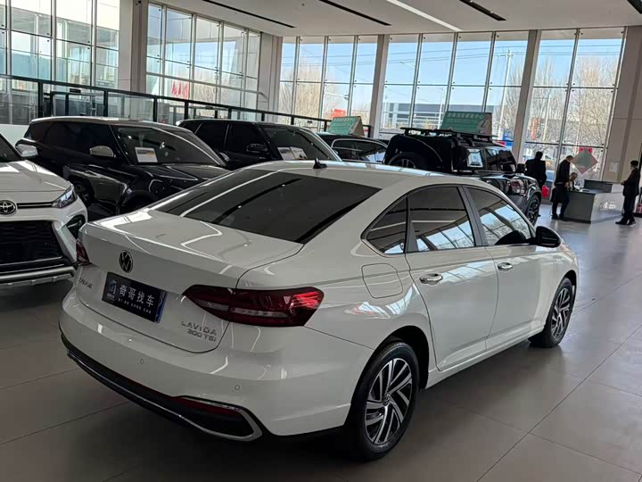 Фото 6 - Volkswagen Lavida