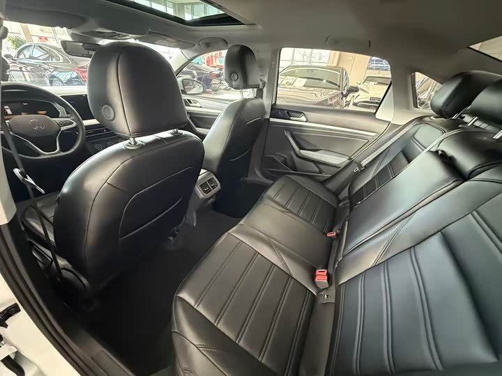 Фото 8 - Volkswagen Lavida