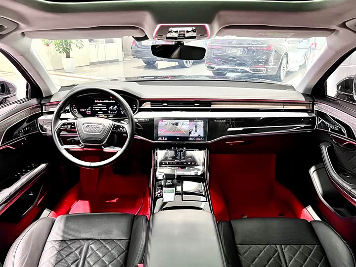 Фото 8 - Audi A8