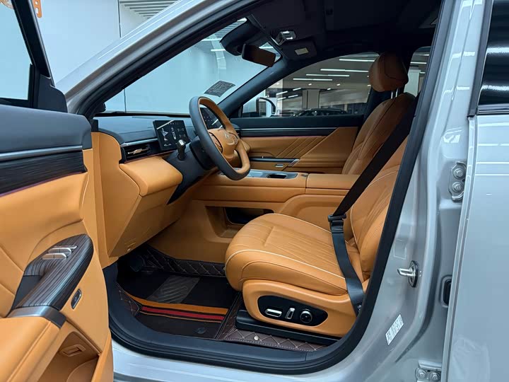 Photo 8 - Dongfeng Yipai eπ 008