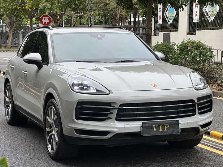 Фото 3 - Porsche Cayenne Hybrid