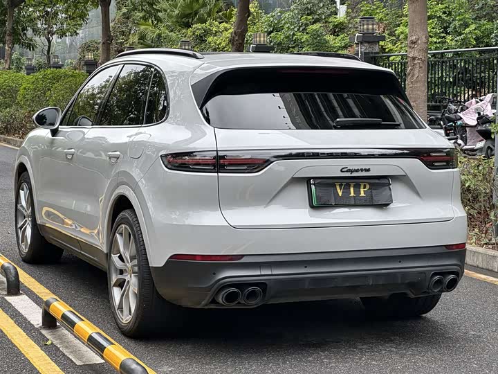 Фото 7 - Porsche Cayenne Hybrid