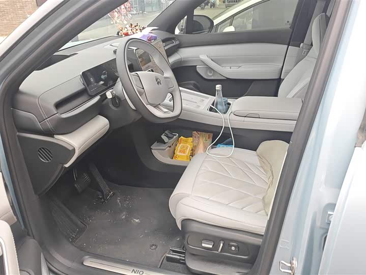 Photo 9 - Nio ES6