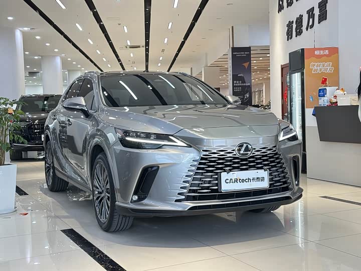 Фото 3 - Lexus RX