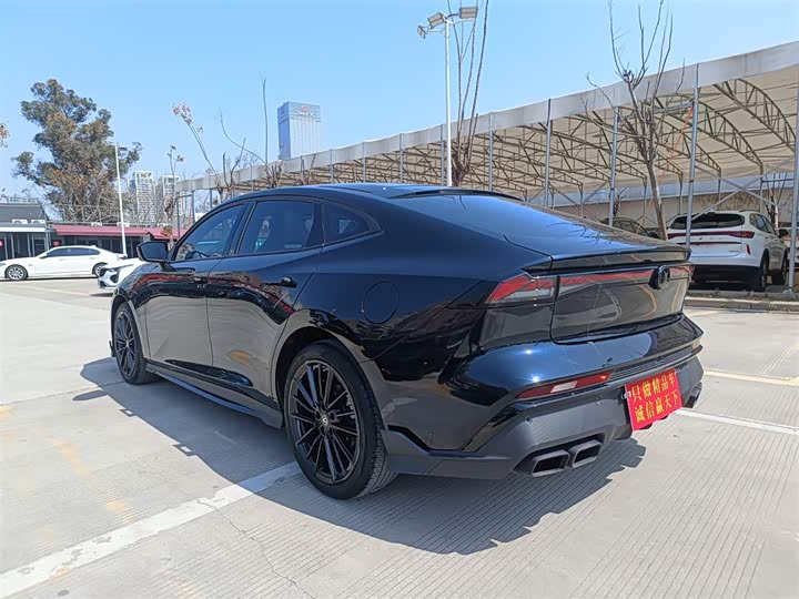 Фото 4 - Changan UNI-V