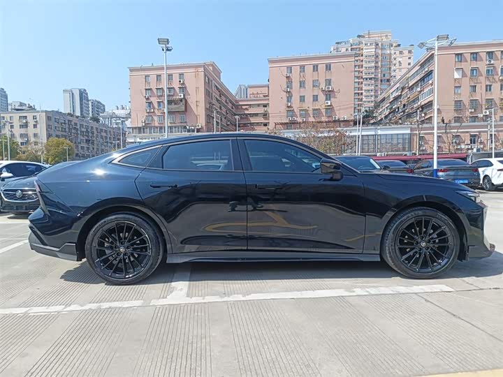 Фото 7 - Changan UNI-V