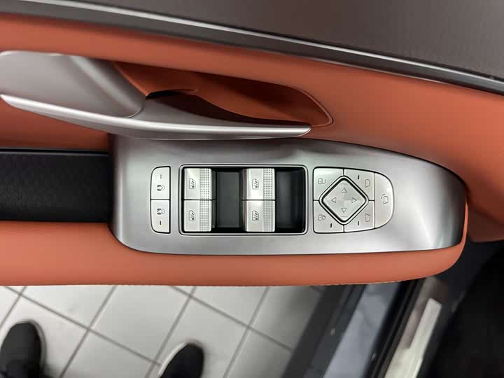 Фото 8 - BYD Tang L