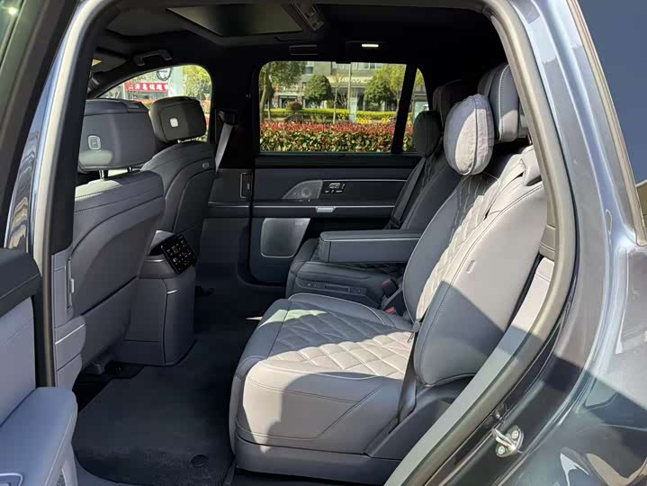 Фото 7 - Nio ES8