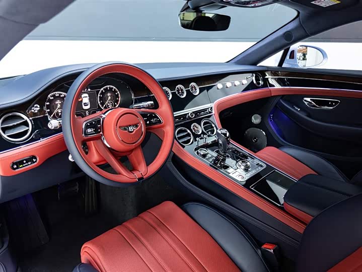 Фото 8 - Bentley Continental GT