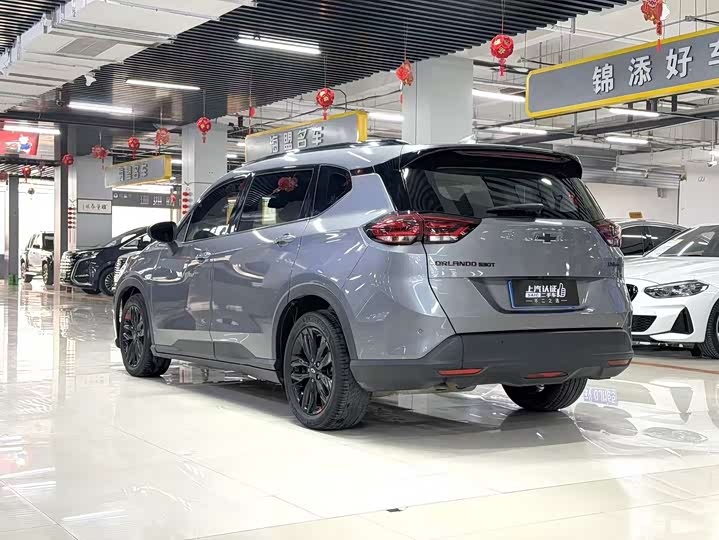 Photo 8 - Chevrolet Orlando