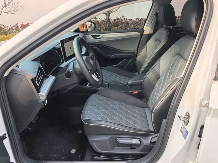 Фото 9 - Volkswagen Sagitar L