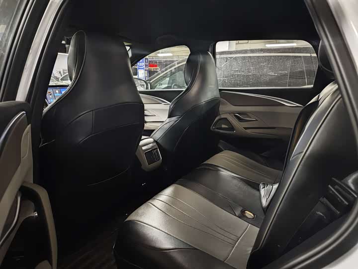 Photo 7 - BYD Song Pro Hybrid